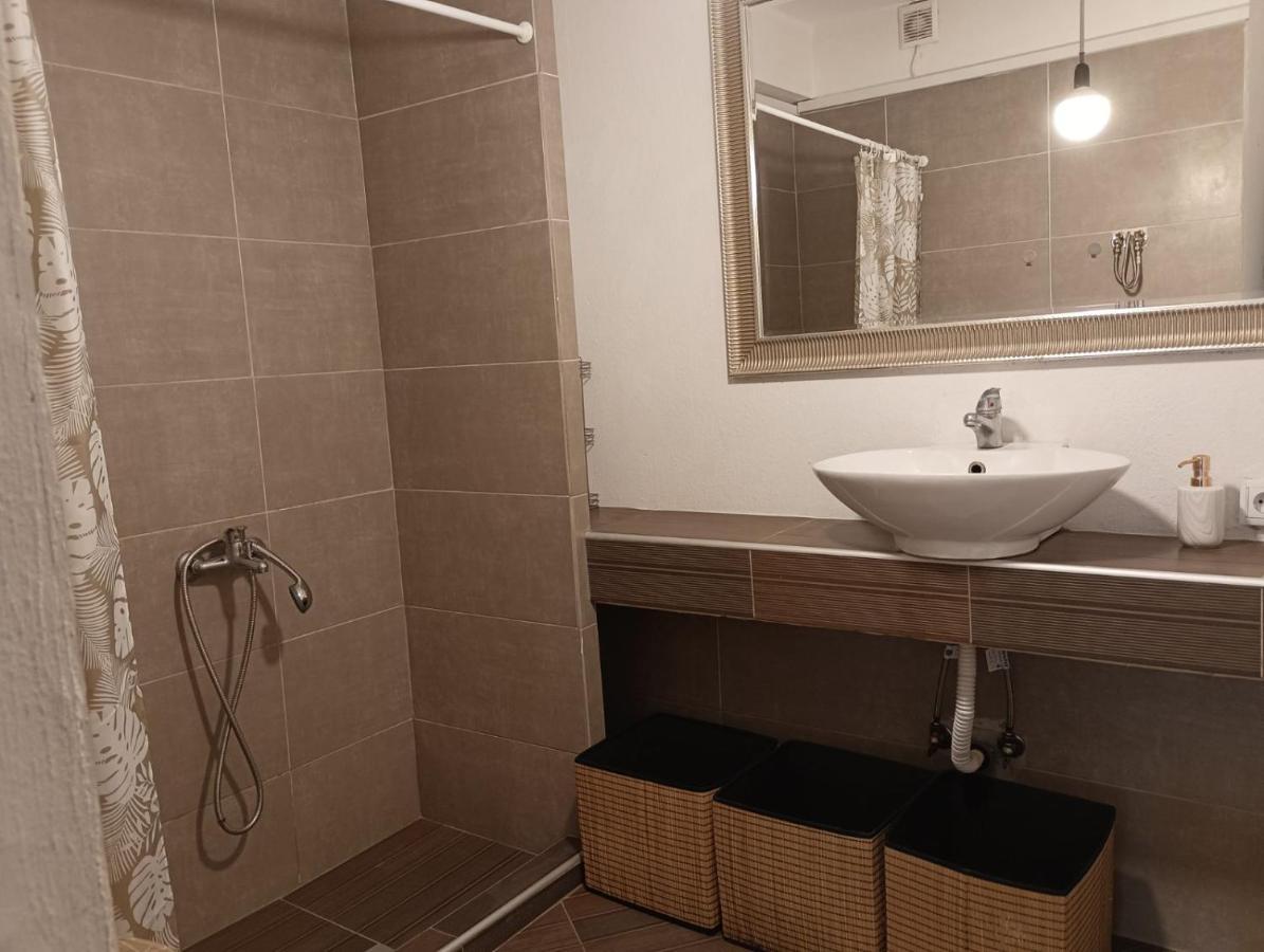 Apartamento Διαμερισμα Στο Κεντρο Διπλα Στην Θαλασσα Kavala Exterior foto